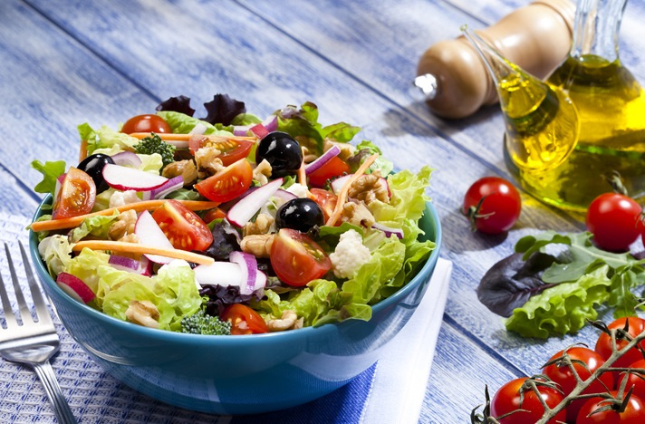 alimentos-imprescindibnes-verano-canalfarmaciaonline2_1-712x468-resize